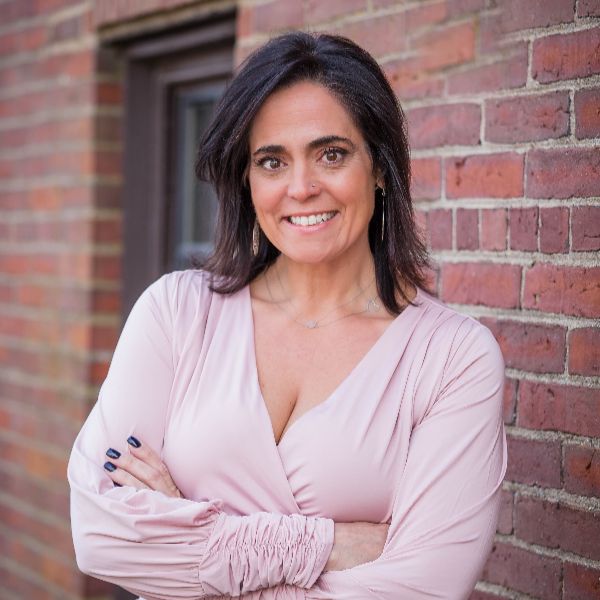 Wendy Sousa headshot